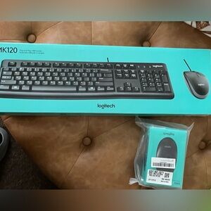 🔥NEW IN BOX-Logitech Keyboard & Mouse-EXTRA WIRELESS MOUSE